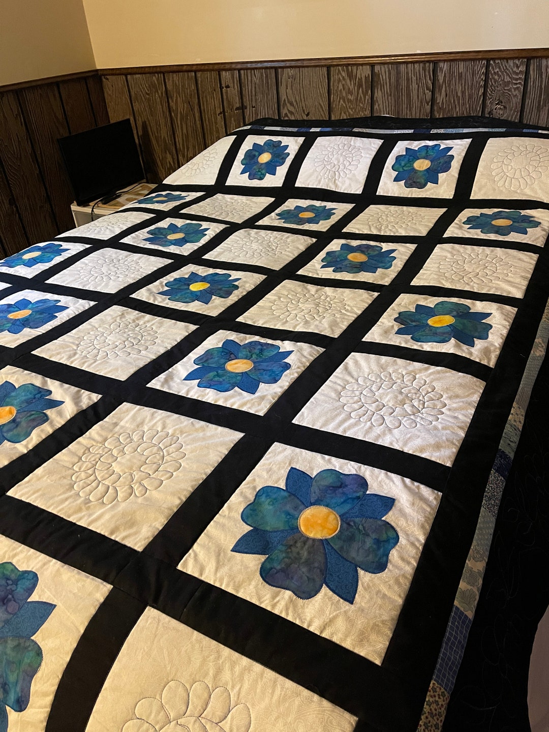Blue Flower Bed Quilt Etsy