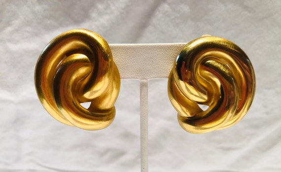 Vintage Gold Clip On Earrings - image 1