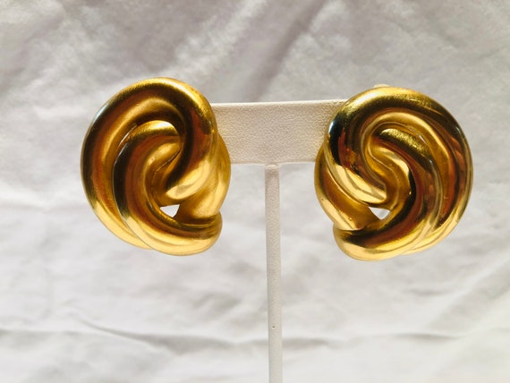 Vintage Gold Clip On Earrings - image 5