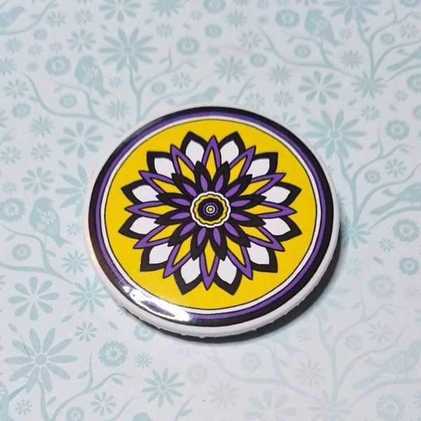 Badge chrysanthème non binaire | Fleur stylisée aux couleurs du drapeau de la fierté d'Enby