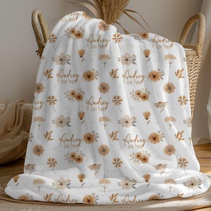 Personalized Baby Name Blanket & Newborn Knotted Gown Set, Floral Baby Gift, Coming Home Outfit, Custom Baby Girl Gift