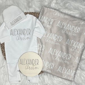 Baby take home outfit, Hospital coming home outfit summer, name announcement outfit, name swaddle with hat, Baby custom outfit, Name outfit