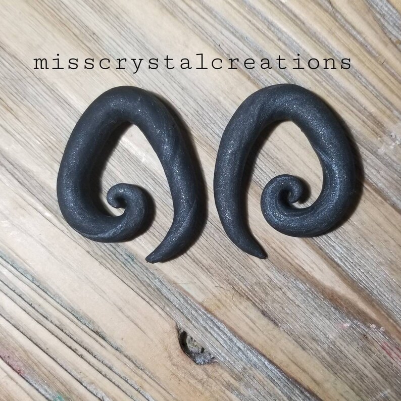 pair Oval Spiral plugs