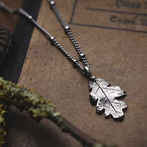 Fijne eikenbladhanger van zilver met satellietketting · rustiek · magisch · herfst ·