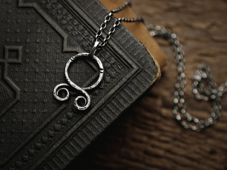 Hand-forged troll cross in 925 silver · Nordic protective symbol · Viking amulet · Talisman jewelry · One-of-a-kind pendant image 2