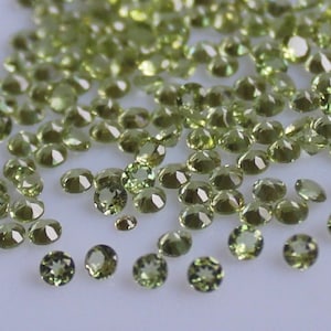 3MM, 3.50MM, 4MM, 4.50MM, 5MM Natural Peridot Faceted Round Cut Gemstone, AAA Green Peridot faceted Round Loose Calibrated Stone For Jewelry