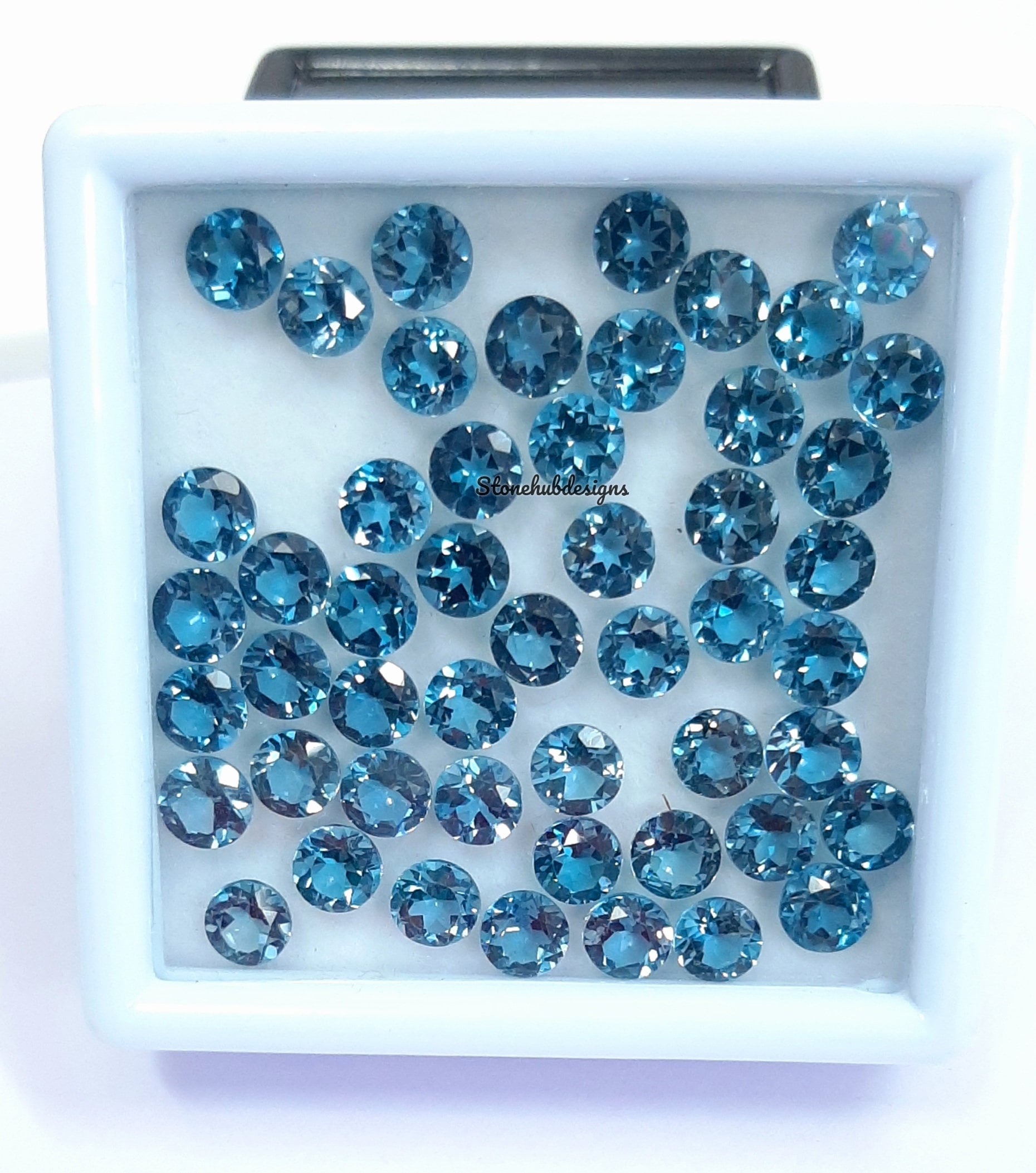 3 MM, 3,50 MM, 4 MM, 4,50 MM, 5 MM Natürliche London Blautopas facettierte runde Edelstein, AAA London Topaz facettierter runder kalibrierter Stein für Schmuck