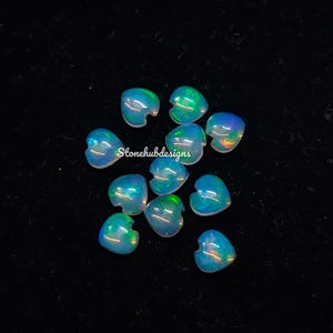 4 mm, 5 mm, 6 mm Opala etíope natural em formato de coração Cabochão, Opala etíope AAA Multi-fogo Corações lisos Cabochões pedra solta para joias