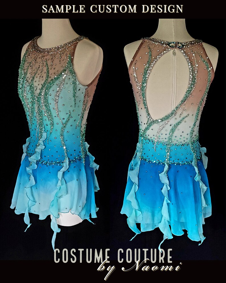 Puede incluir: Un vestido de patinaje art&iacute;stico sobre hielo personalizado con un degradado azul y turquesa, con un corpi&ntilde;o transparente con un escote en la espalda en forma de ojo de cerradura y una falda con volantes. El vestido est&aacute; adornado con pedrer&iacute;a y lentejuelas.