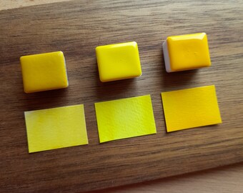 Trio giallo brillante: colori ad acquerello fatti a mano, giallo limone, chiaro, brillante