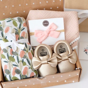 Baby Shower gift with card, Baby gift set, Gifts for babies, Christening Gifts, Newborn baby gift Box, Baby Girl Gifts, Welcome Baby gift