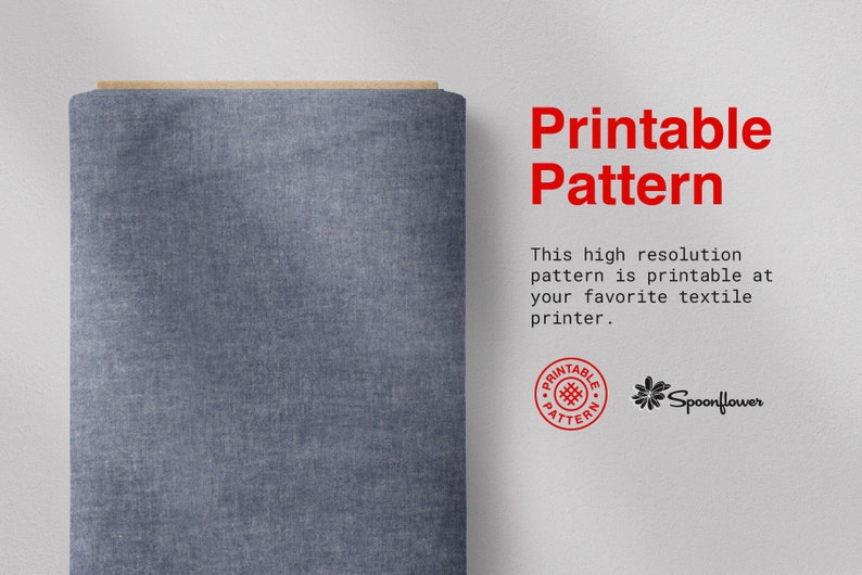 Pu&ograve; includere: Un primo piano di un campione di tessuto blu su uno sfondo bianco. Il testo "Printable Pattern" &egrave; in lettere rosse. Il testo "This high resolution pattern is printable at your favourite textile printer." &egrave; anche in lettere rosse. Un cerchio rosso con il testo "Printable Pattern" si trova nell'angolo in basso a destra dell'immagine. Il testo "Spoonflower" &egrave; in lettere nere sotto il cerchio rosso.