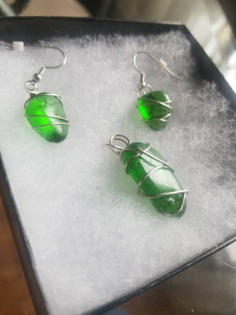 Green Seaglass Necklace /& Earring Set