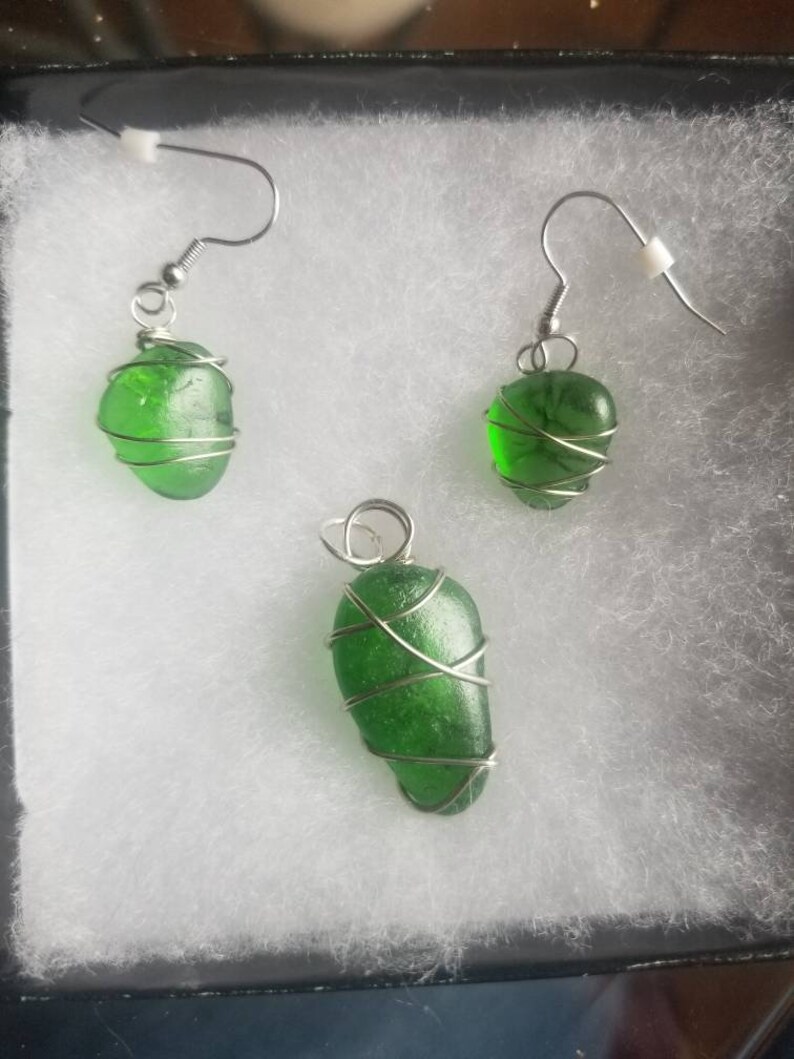 Green Seaglass Necklace /& Earring Set