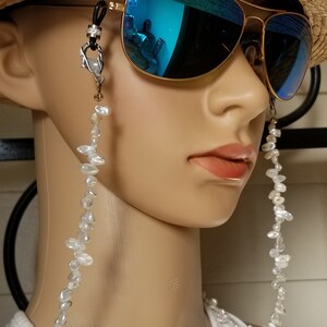 Eyeglass Chain, Glasses Chain, Freshwater Pearls, Keshi Freshwater Pearls, Eyeglass Accessories, Sunglass Chain, Pearl Jewelry