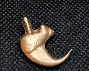 1 bronze bobcat claw, raw polished sand cast for jewelry making