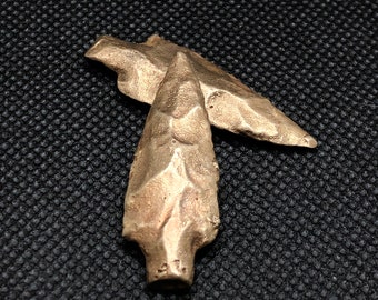 Small pair of bronze arrowheads raw polished sand cast for jewelry making