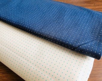 Tessuto prestampato a pois color crema/blu navy per Hitome-zashi/Kuguri-zashi, venduto in misure da 50 cm x 110 cm di larghezza.