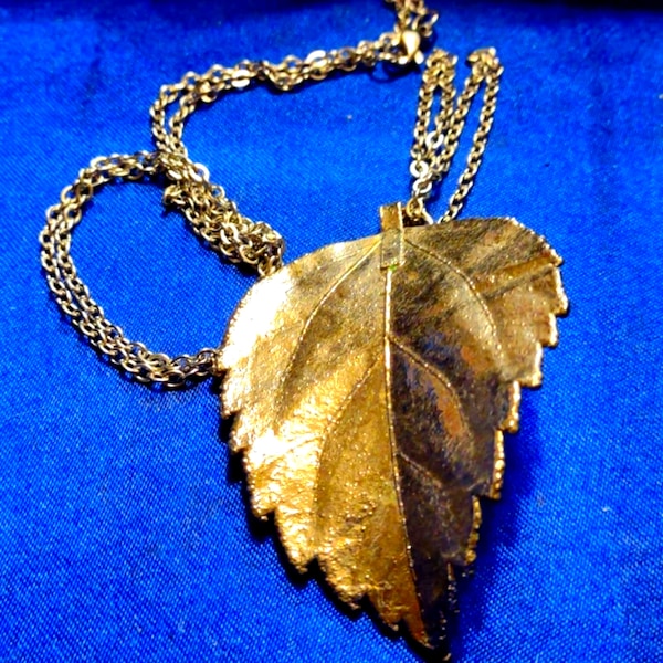 Beautiful vintage silver dipped leaf necklace