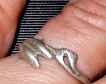 Very old vintage double dolphin ring size 7.5