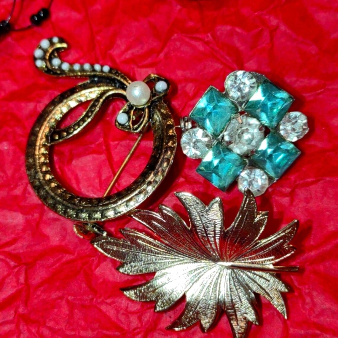 Lovely lot of women's brooches Etsy