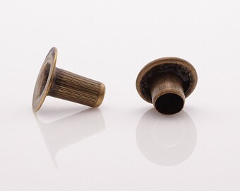 Pyramide Pierre Rivets 10 mm 10pk