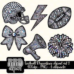 Op de afbeelding: Een set van zes rhinestone voetbal-thema clipart elementen. Inclusief een helm, bliksemschicht, voetbal, strik, megafoon en een pompom. De tekst "Football Rhinestone clipart set 2" is zichtbaar.