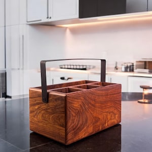 Personalisierter Holz-Caddy-Halter | 4 Slot Palisander Organizer mit Eisengriff | Benutzerdefinierte Küchenutensil oder Serviettenhalter Box