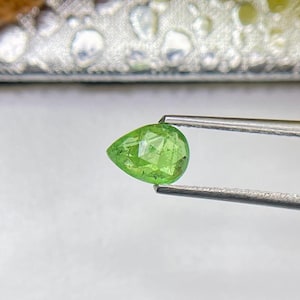 Natural Tsavorite Pear Shape Gemstone, Green Garnet Buff Cut 0.70Carat 6.5x4.7x2.7MM Loose Garnet For Jewelry Making