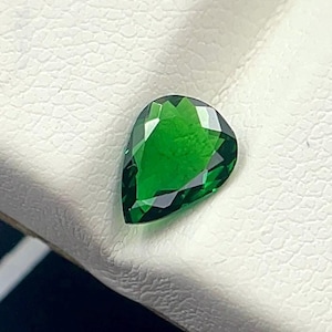 Natural Tsavorite Vivid Green Color Pear Cut Green Garnet Gemstone Loose Tsavorite Garnet For Ring Making