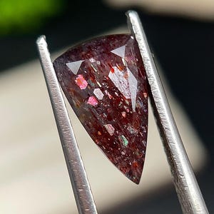 Natural Bloodshot Iolite Sunstone 2.25 Carat Multi Flash Fancy Shape Glittery Faceted Loose Gemstone for Ring Pendant Jewelry Making