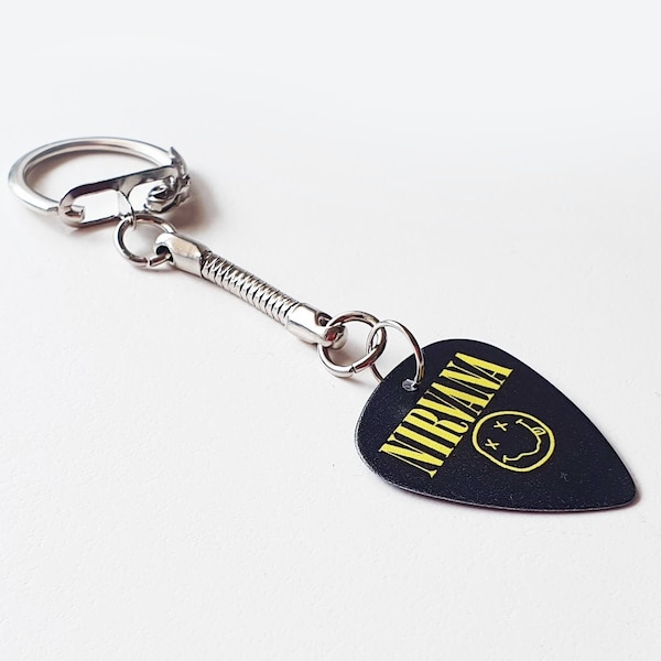 Nirvana Kurt Cobain Guitar Pick plectrum Pendant 90s Grunge Rock Band Key Ring Fob Snake Chain Smiley