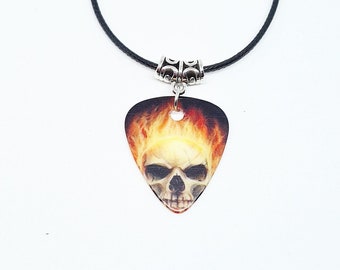 Glow In The Dark Guitar Pick Necklace Skull Flames Music Pendant Charm Rock Goth Jewellery Punk Heavy Metal Costume Party Fluorescent