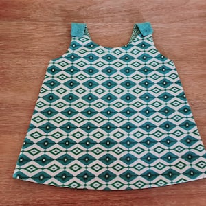 Baby Bib Reversible Mobius Baby Apron Double Sided Handmade Dribbles unisex White Jade Green Diamonds Dots with Press Studs Cotton