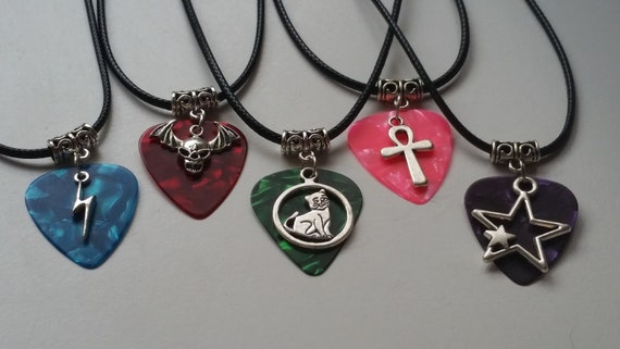 KISS ジーン シモンズ 83年 ギターピック KISS ジーン シモンズ 83年 ギターピック