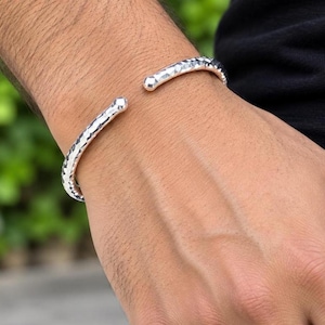 Handgjord armbandsmanschett i sterlingsilver: Armband för begåvade män och pojkvänner