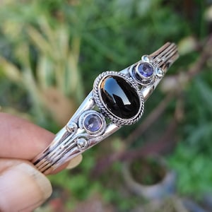 ブラックオニキスアメジストバングル、925スターリングシルバーブレスレット、ハンドメイドジュエリー、宝石バングル、彼女へのギフト、女性へのギフト、ファッションアクセサリー
