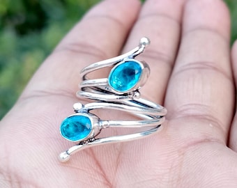 Handgjord ring med himmelsblå topas: Ring med decembersten i 925 sterlingsilver
