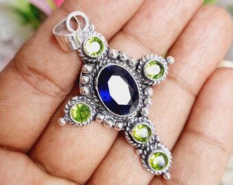 Collar con cruz de tanzanita y peridoto: colgante de plata de ley con piedras preciosas.