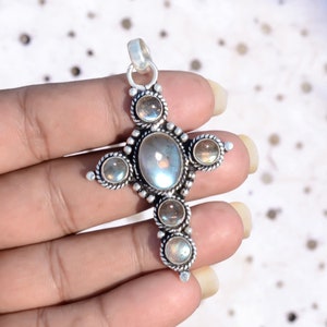 Ciondolo a croce in labradorite blu fuoco: collana fatta a mano in argento sterling
