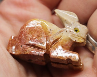 SOAPSTONE (aka steatite) 1.5" (3.81cm) gemstone crystal hand-carved RABBIT bunny figure (protection & confidence)