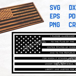 Op de afbeelding: Een zwart-witte digitale download van de eed van trouw met een gestileerde Amerikaanse vlag. De tekst luidt "Ik zweer trouw aan de vlag van de Verenigde Staten van Amerika, en aan de republiek waarvoor zij staat, één natie onder God, ondeelbaar, met vrijheid en rechtvaardigheid voor allen."