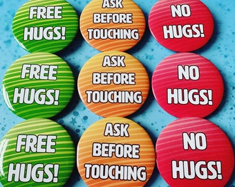 Cosplay / Fursuit Consent 58mm Large Badges (Traffic Lights: Free Hugs, Ask, No Hugs)