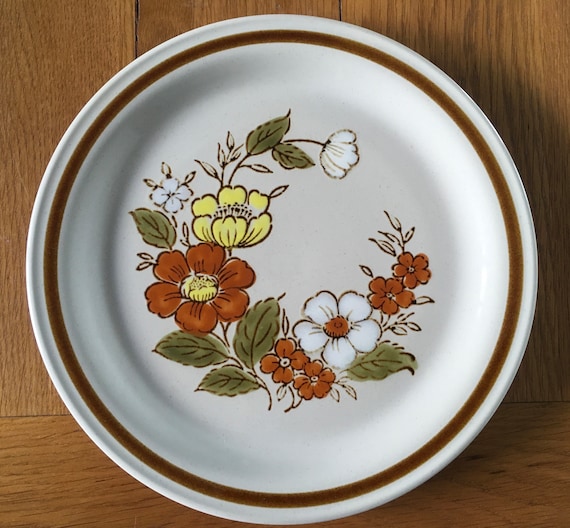 Vintage Mountain Wood Stoneware Dinner Plate, Trellis Blossom