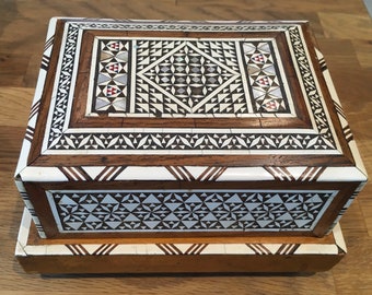 Vintage Moroccan Musical Cigarette Box – Mother of Pearl Marquetry, 1930s Film Prop