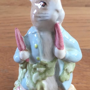 Vintage F.Warne & Co, Royal Albert LTD England Beatrix Potter ‘Peter Ate A Radish’ Figurine Made in England 1995 Figure Ornament
