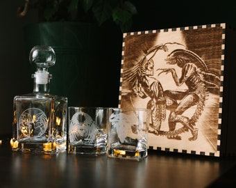 Whiskey decanter set, whiskey glasses, alien,  predator, personalized box, fathers day gift