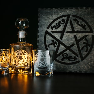Whiskey decanter set, supernatural gifts, supernatural whiskey, horror movie, halloween barware, demon trap pentagram