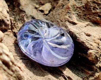 Rzeźbiony owalny kamień szlachetny tanzanit, 3,00 karatów (11x8x4 mm)