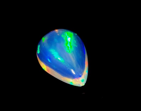 Opale D'Éthiopie Naturelle - Cabochon Poire 2,18 Carats - Taille 13x8x4,5 Mm - Multicolore - Neuf Avec étiquettes